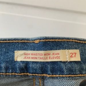 Size 27 blue high waisted Mom jeans